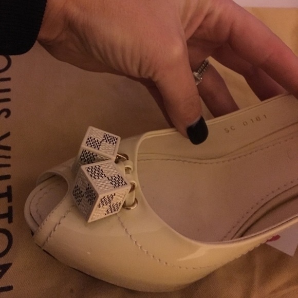 Louis Vuitton azur pumps - Picture 4 of 8